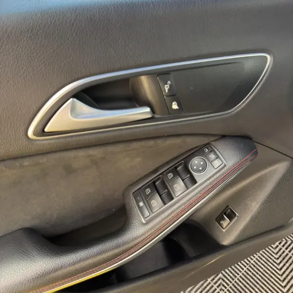 Mercedes-Benz CLA 200 d Shooting Brake AMG Line Aut. 16