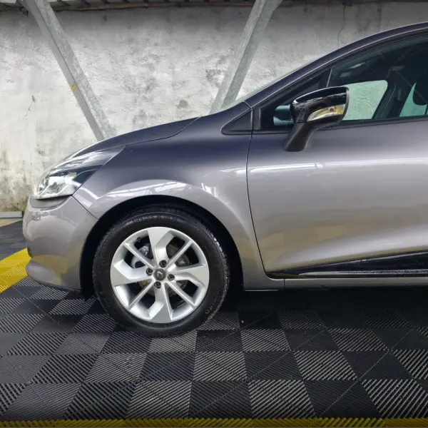 Renault Clio 0.9 TCE Limited 9