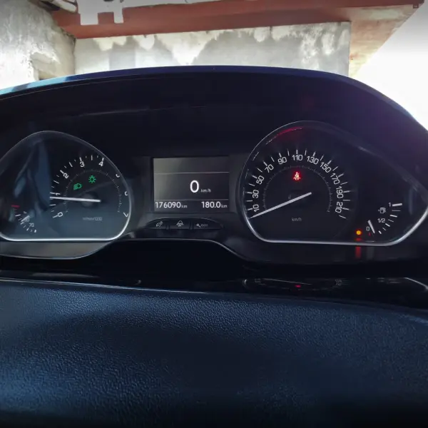 Peugeot 208 1.4 VTi Access 18