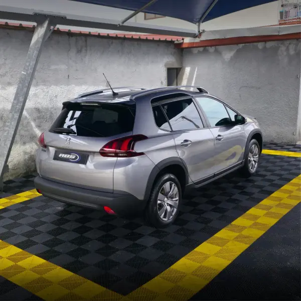Peugeot 2008 1.2 PureTech Signature 2