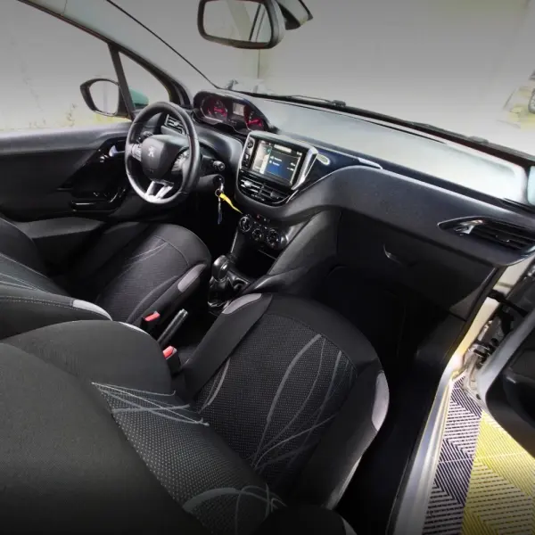 Peugeot 208 1.2 PureTech Active 8