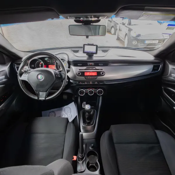 Alfa Romeo Giulietta 1.6 JTDm Veloce 10