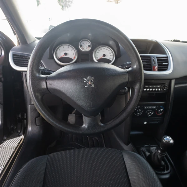 Peugeot 207 1.4 16V Active 8