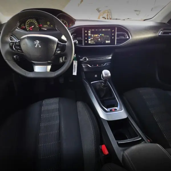Peugeot 308 1.6 BlueHDi Allure J17 12
