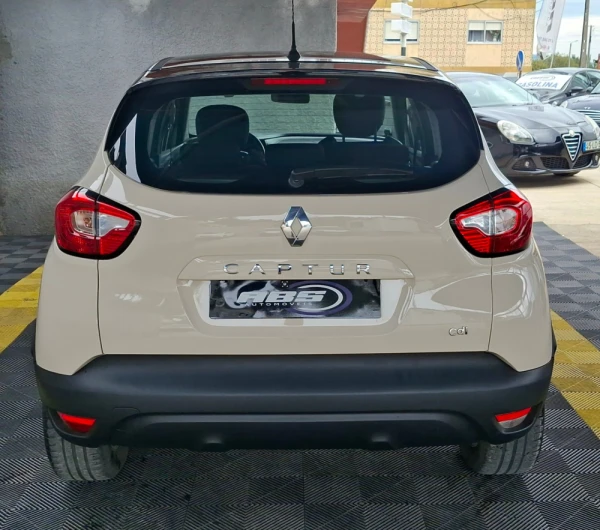 Renault Captur 1.5 dCi 4