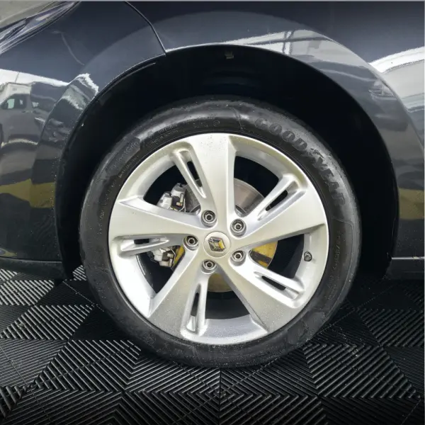 Renault Mégane Sport Tourer ENERGY TCe 115 Start & Stop Bose Edition 9