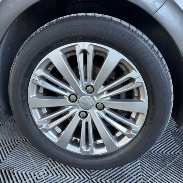 Peugeot 208 1.2 PureTech Style 13