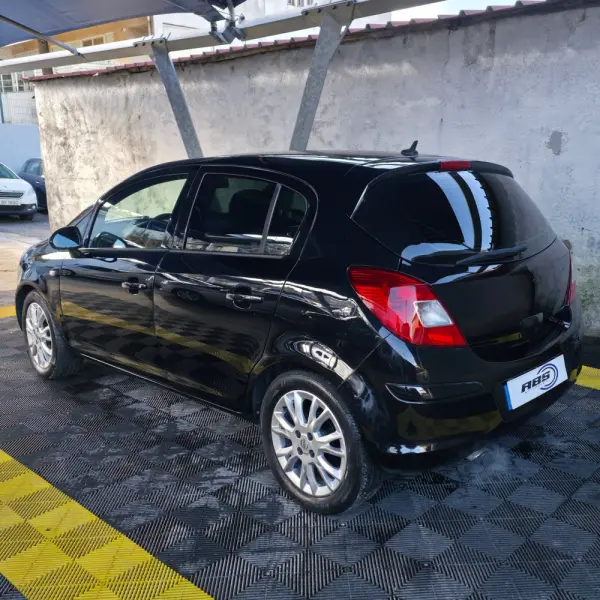 Opel Corsa 1.2 Enjoy 4