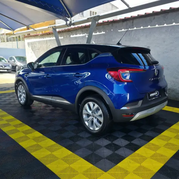 Renault Captur 1.0 TCe Intens 4