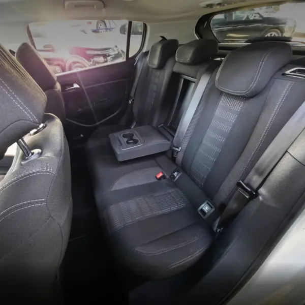 Peugeot 308 1.6 BlueHDi Allure J17 8