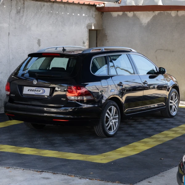 Volkswagen Golf 1.6 TDi Confortline 5