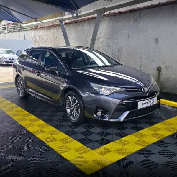 Toyota Avensis Touring Sports 1.6 D-4D Luxury+GPS 3
