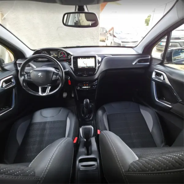 Peugeot 2008 1.2 PureTech Style 15