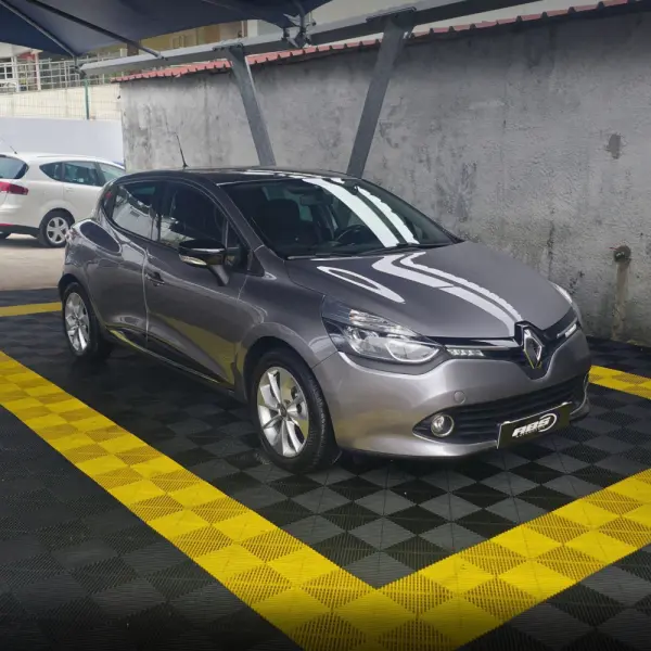 Renault Clio 0.9 TCE Limited 3