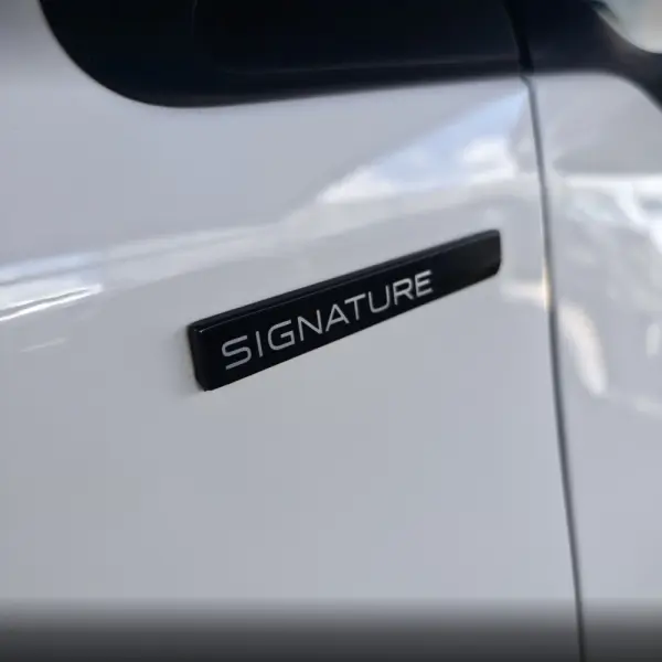 Peugeot 208 1.2 PureTech Signature 11