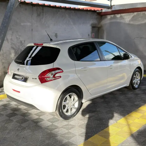 Peugeot 208 1.4 HDi Access 4