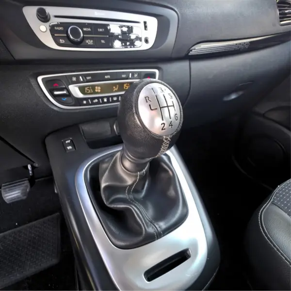 Renault Grand Scénic 1.5 dCi Dynamique S 7L 21