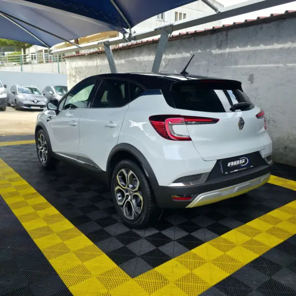 Renault Captur 1.0 TCe Intens 4