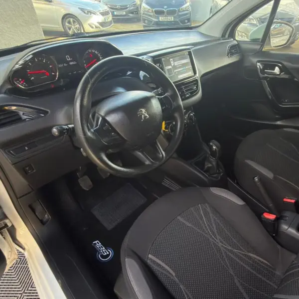 Peugeot 208 1.4 HDi Access 7