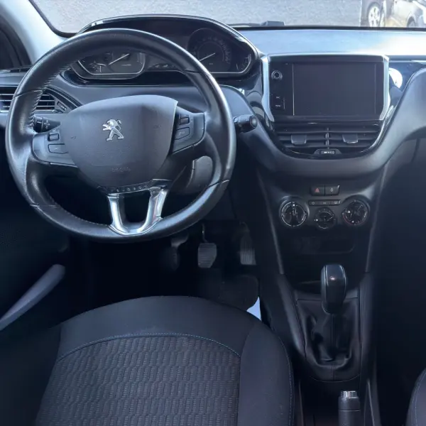Peugeot 208 1.2 PureTech Style 7