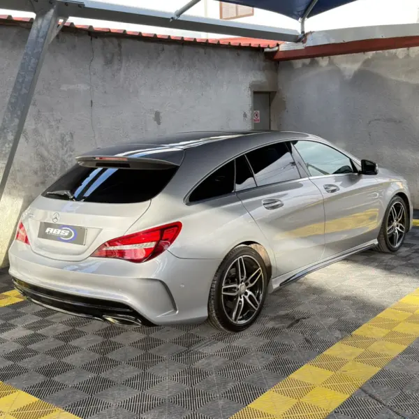 Mercedes-Benz CLA 200 d Shooting Brake AMG Line Aut. 4
