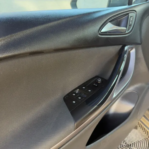 Opel Astra Sports Tourer 12