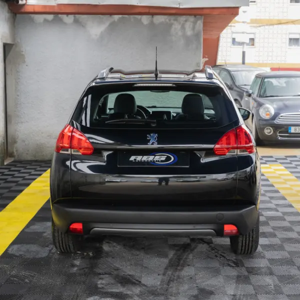 Peugeot 2008 1.2 VTi Allure 7