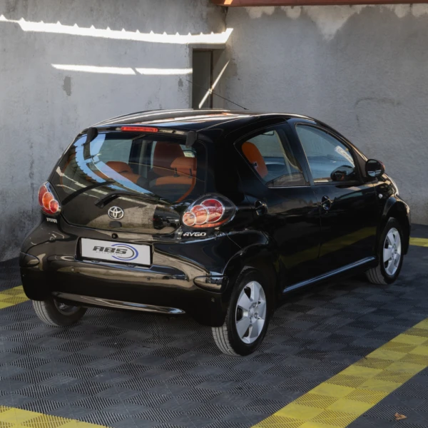 Toyota Aygo 1.0 Orange Edition 5