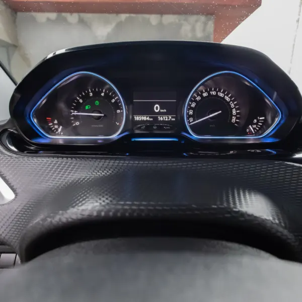 Peugeot 2008 1.2 VTi Allure 13