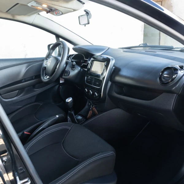 Renault Clio 0.9 TCe Limited Edition 8