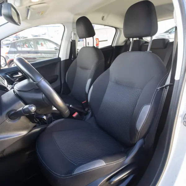 Peugeot 208 1.2i Style 8