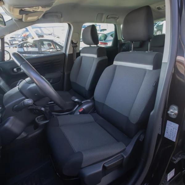 Citroën C3 Aircross 1.2 PureTech Shine 14
