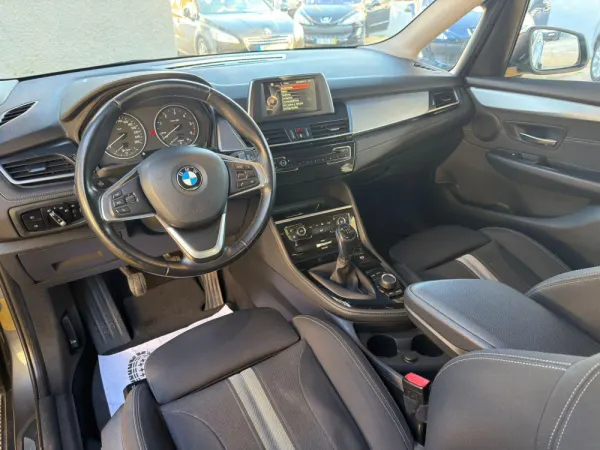 BMW 216 Active Tourer d Line Sport 6
