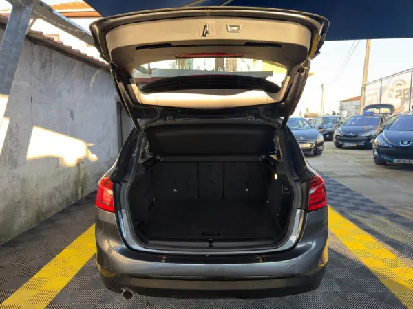 BMW 216 Active Tourer d Line Sport 12