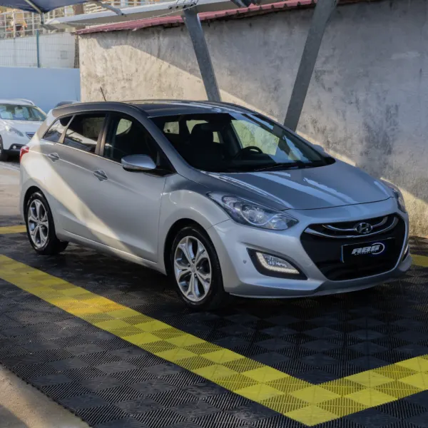 Hyundai i30 SW 1.6 CRDi Style J17 4