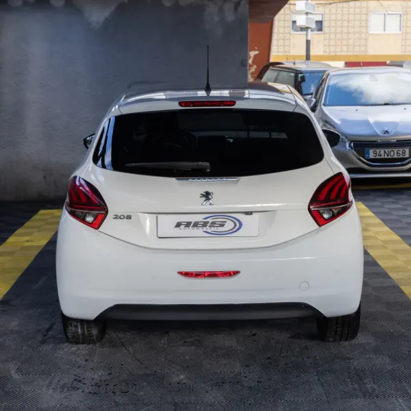 Peugeot 208 1.2i Style 6