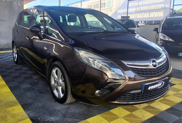 Opel Zafira 1.4 T Cosmo S/S 8