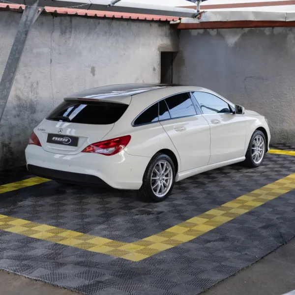 Mercedes-Benz CLA 180 5