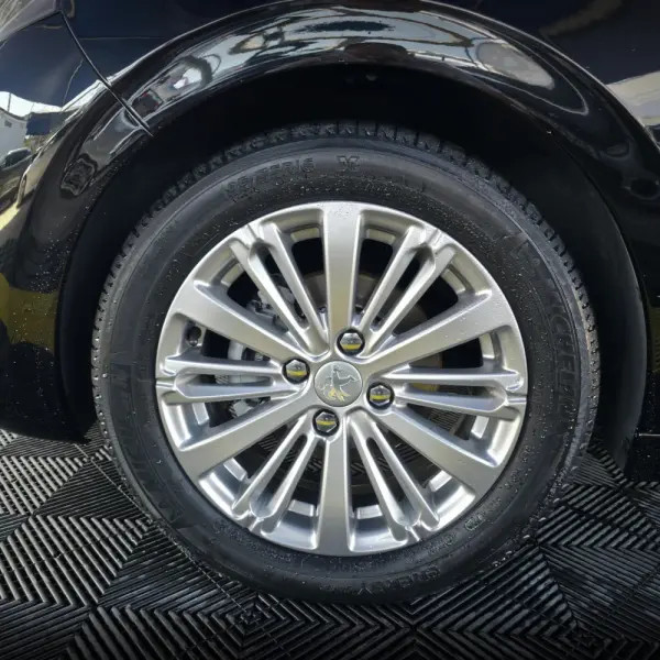 Peugeot 208 1.2 PureTech Style 12