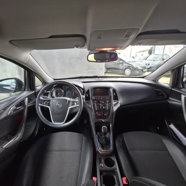 Opel Astra Sports Tourer 1.7 CDTi Cosmo 9