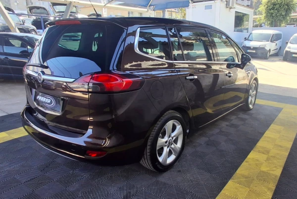 Opel Zafira 1.4 T Cosmo S/S 7