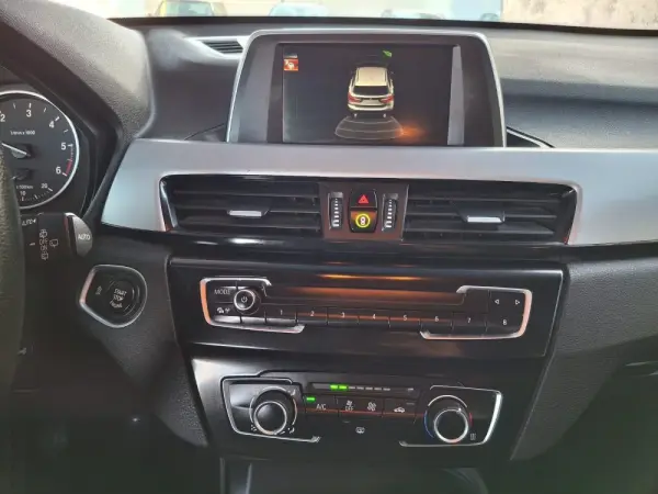 BMW X1 12