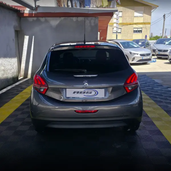Peugeot 208 1.2 PureTech Style 12