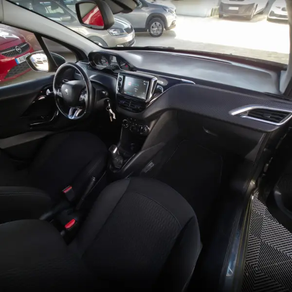 Peugeot 208 1.2 PureTech Style 16