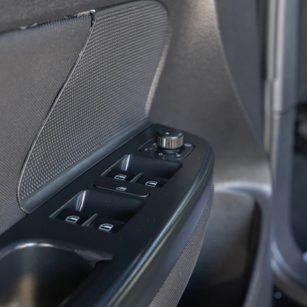 Volkswagen Golf 1.6 TDi Confortline 12