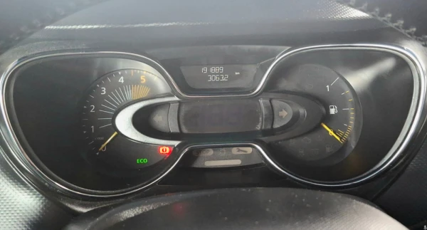 Renault Captur 1.5 dCi 10