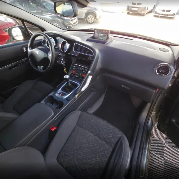 Peugeot 3008 1.6 BlueHDi Style 13
