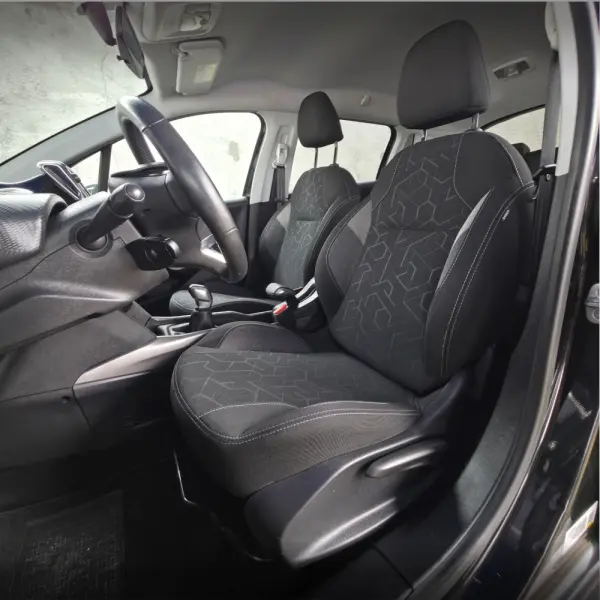 Peugeot 2008 1.2 PureTech Allure 11