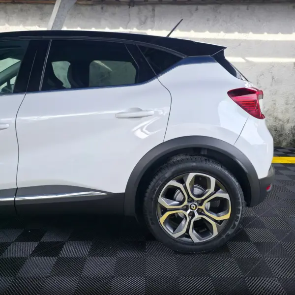 Renault Captur 1.0 TCe Intens 12