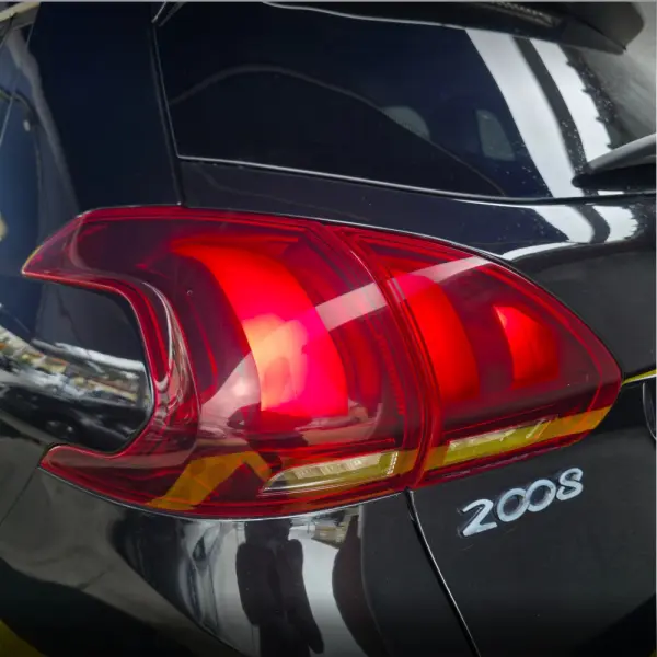 Peugeot 2008 1.2 PureTech Allure 9